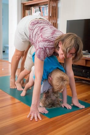 Guia de mares i pares. Fem ioga junts!